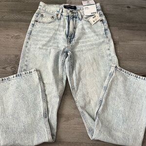 Aeropostale Women's Light Blue Straight Leg Jeans